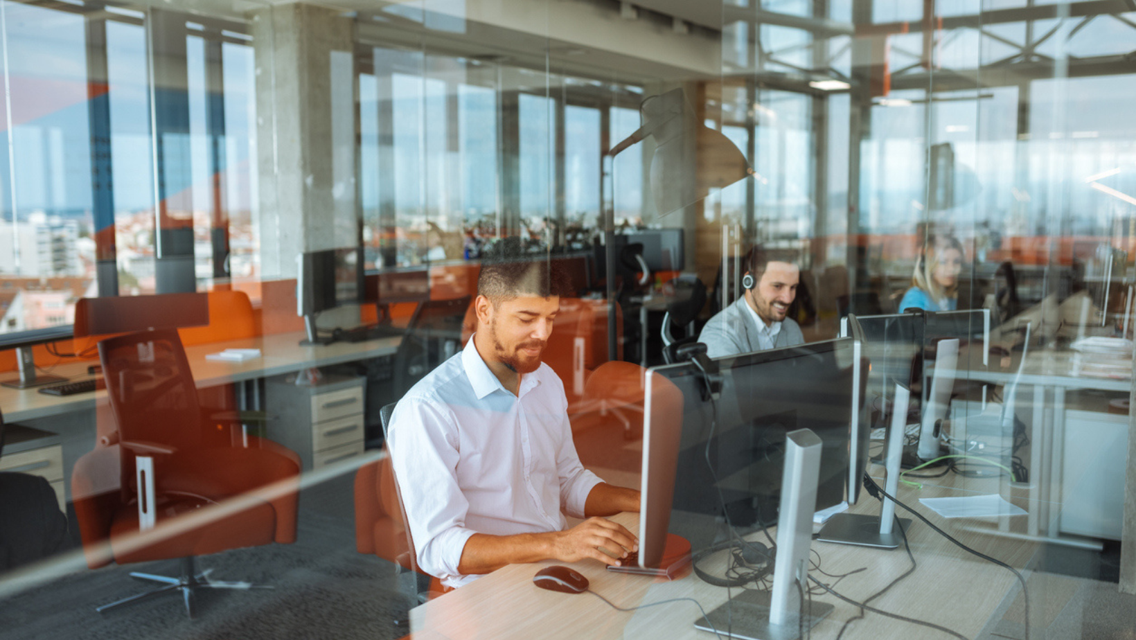Elevating Senior Living Communities: The Advantages of Outsourced Help Desk Services